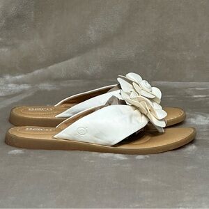 Born Ivory Blossom Flower Slide Buttery Soft Leather BR0059401 Size 8